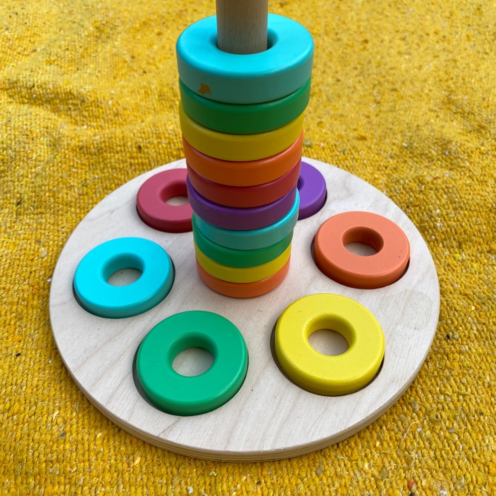 LOVEVERY Montessori stacking rings